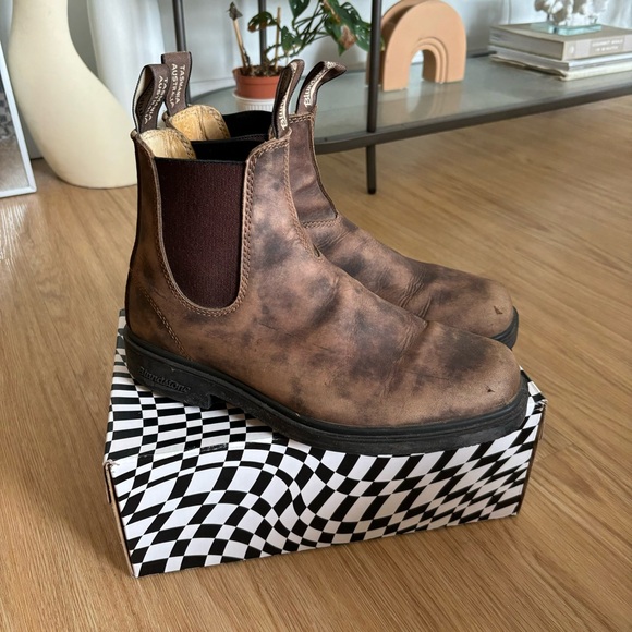 Blundstone Chisel Toe Boot 1306 - Picture 1 of 5